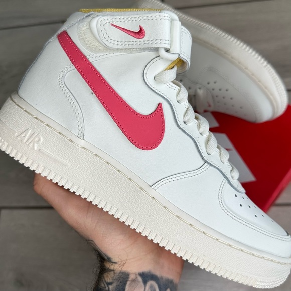 Nike Shoes - NIKE AIR FORCE 1 MID CREAM